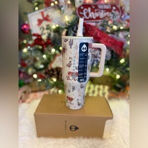 HYDROJUG 40oz Traveler
Tumble
" rodeo"